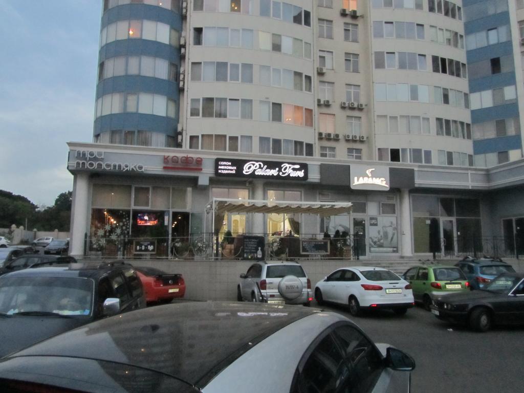 Apartments On Henuezskaya 5 Odessa Eksteriør billede