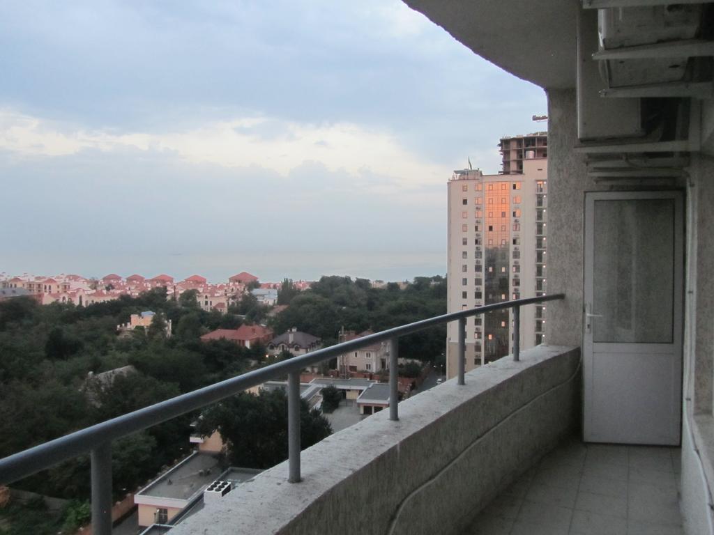 Apartments On Henuezskaya 5 Odessa Eksteriør billede